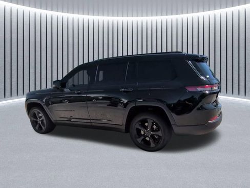 Used 2023 Jeep Grand Cherokee L Laredo AWD/4WD image 6