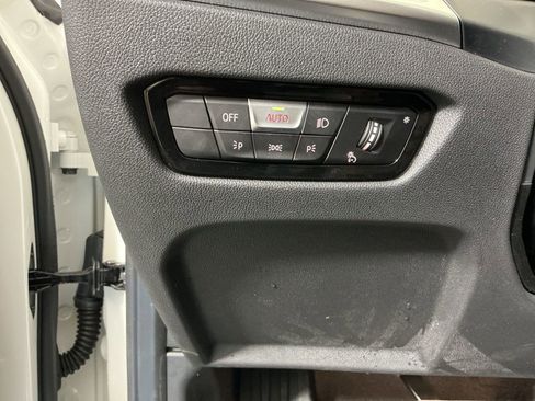 New 2026 BMW 330i Sedan w/ Premium Package image 18