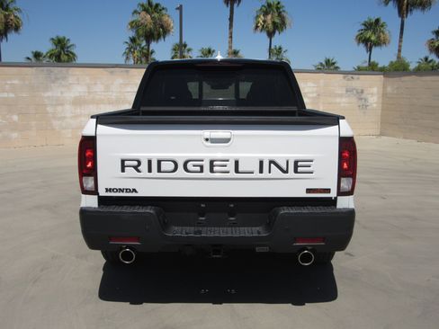 Used 2025 Honda Ridgeline TrailSport image 7