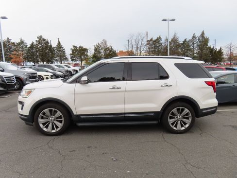 Used 2018 Ford Explorer Limited w/ Equipment Group 301A image 8