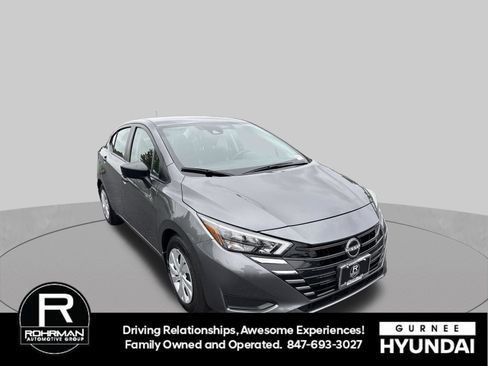 Used 2025 Nissan Versa S w/ Trunk Package FWD image 2