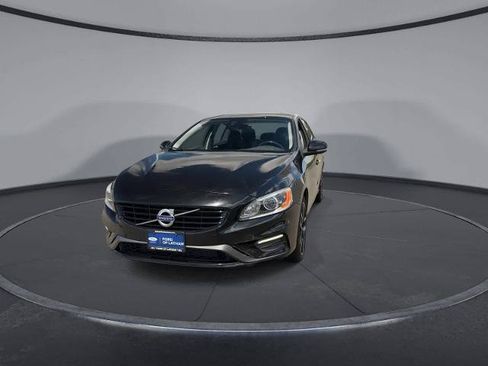 Used 2018 Volvo S60 T5 Dynamic w/ Vision Package AWD/4WD image 3