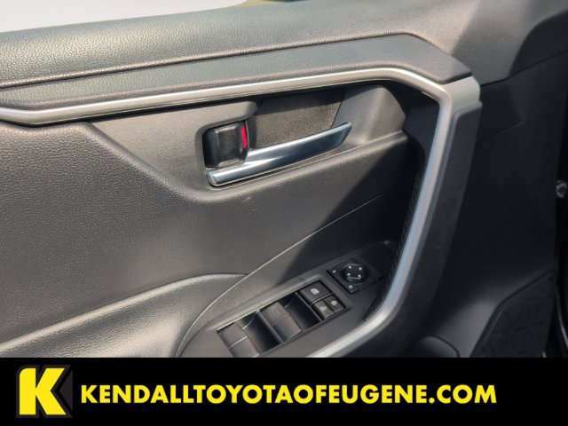 Used 2021 Toyota RAV4 XLE w/ Convenience Package AWD/4WD image 10