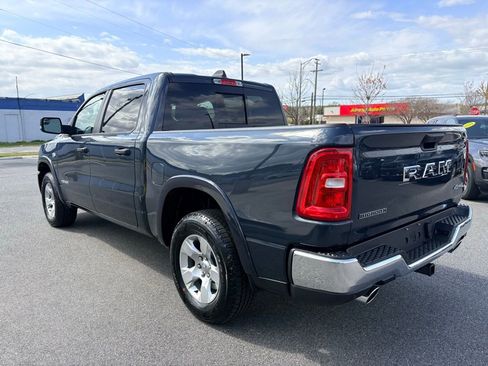New 2026 RAM 1500 4x4 Crew Cab image 8