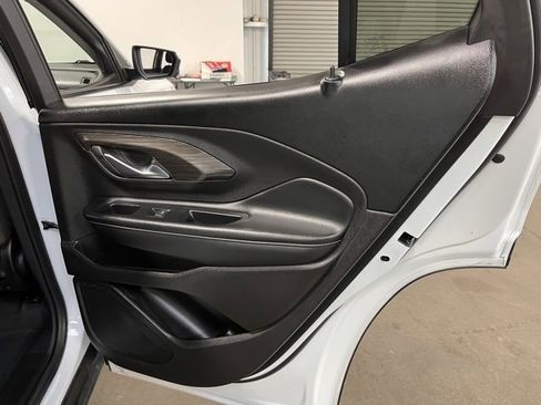 Used 2024 GMC Terrain SLE image 15