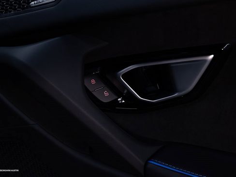 Used 2021 Lamborghini Huracan EVO image 38