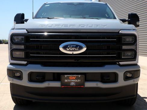 New 2026 Ford F250 Platinum w/ FX4 Off-Road Package AWD/4WD image 4