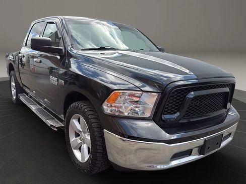 Used 2016 RAM 1500 Classic SLT image 3