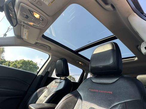 Used 2018 Jeep Compass Trailhawk w/ Leather Interior Group AWD/4WD image 24