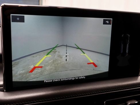 Used 2022 Lincoln Nautilus FWD w/ Premium Package image 2