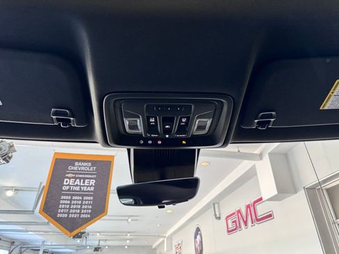 Certified 2022 Chevrolet Silverado 1500 ZR2 w/ Technology Package image 27