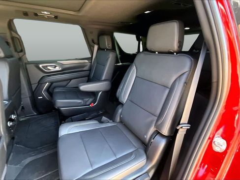 Used 2024 Chevrolet Tahoe Z71 w/ Luxury Package AWD/4WD image 16