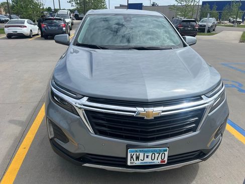 Used 2023 Chevrolet Equinox LT AWD/4WD image 3