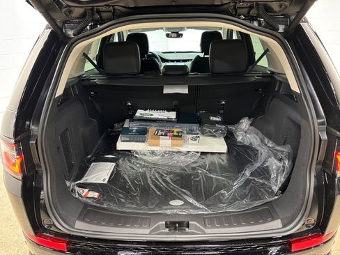 New 2025 Land Rover Discovery Sport S image 39