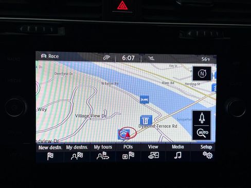 Used 2016 Volkswagen Golf 4-Door image 44