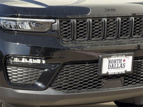 New 2025 Jeep Grand Cherokee Limited w/ Black Appearance Package image 7