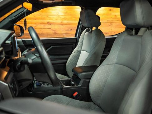 Used 2024 Toyota Tacoma SR5 image 9