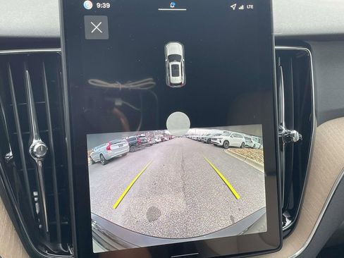 New 2026 Volvo XC60 B5 Core w/ Climate Package image 18