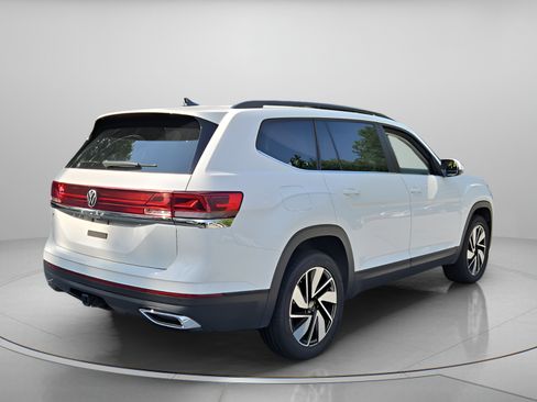 Used 2025 Volkswagen Atlas SE FWD image 5