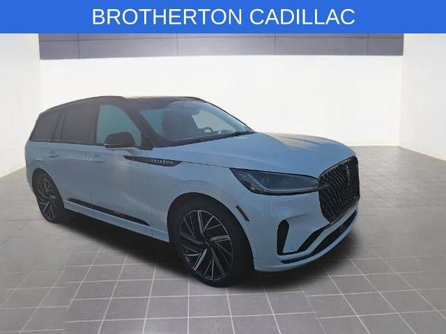 Used 2025 Lincoln Aviator Black Label w/ Black Label Special Edition AWD/4WD image 3