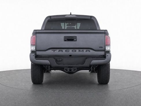 Used 2021 Toyota Tacoma TRD Off-Road w/ Technology Package AWD/4WD image 4