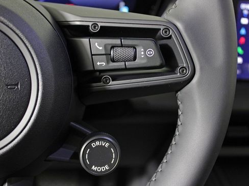 Certified 2025 Porsche Macan 4 Electric AWD/4WD image 25
