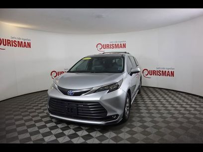 Used 2025 Toyota Sienna XLE