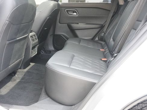 Used 2023 Nissan Rogue Platinum w/ Platinum Premium Package AWD/4WD image 38