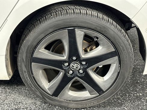 Used 2019 Toyota Prius Limited image 14