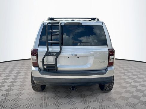 Used 2017 Jeep Patriot Latitude AWD/4WD image 7