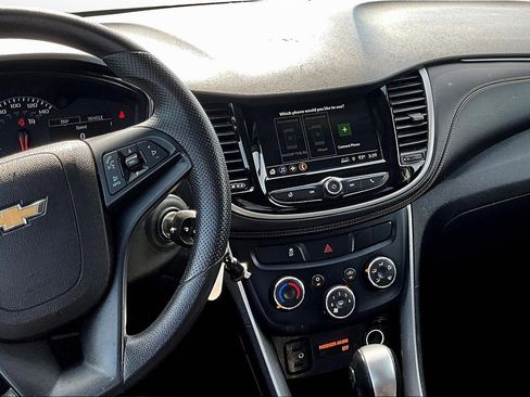 Used 2019 Chevrolet Trax LT image 6