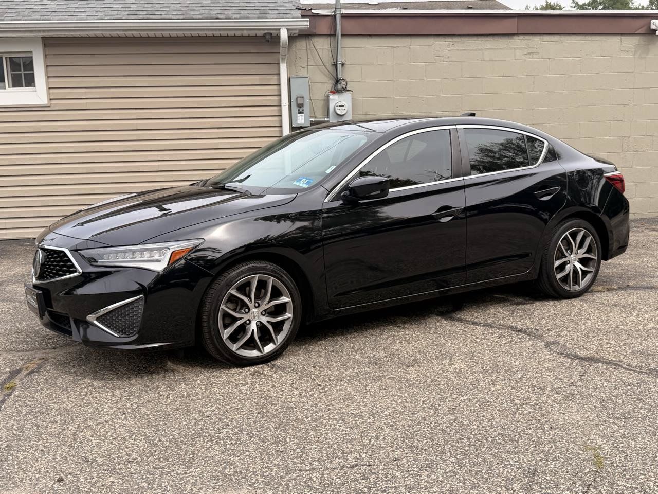 Used 2020 Acura ILX w/ Technology Package FWD image 2