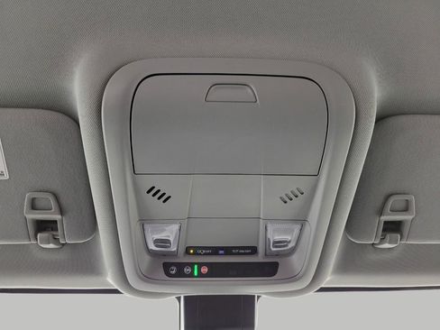 Used 2022 Chevrolet Equinox LT image 18