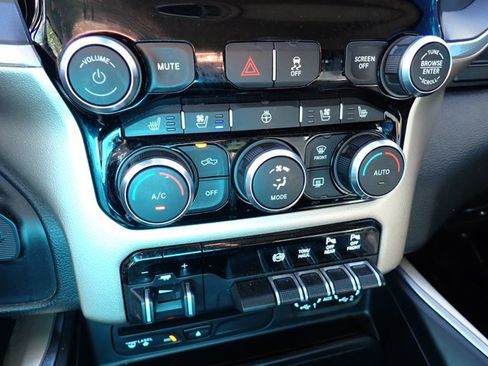 Used 2019 RAM 2500 Laramie AWD/4WD image 22