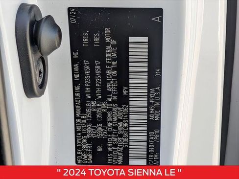 Certified 2024 Toyota Sienna LE w/ LE Plus Package AWD/4WD image 34