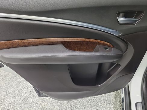 Used 2020 Acura MDX FWD image 16