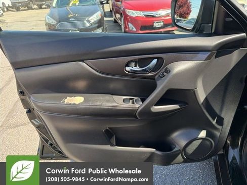 Used 2018 Nissan Rogue SV AWD/4WD image 13