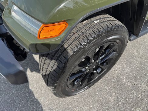 Used 2021 Jeep Wrangler Unlimited Sahara w/ Cold Weather Group AWD/4WD image 11