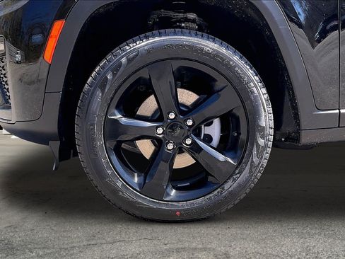 New 2026 Jeep Grand Cherokee Limited w/ Limited Altitude Package AWD/4WD image 12
