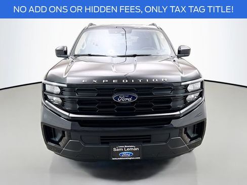 New 2025 Ford Expedition Active image 2