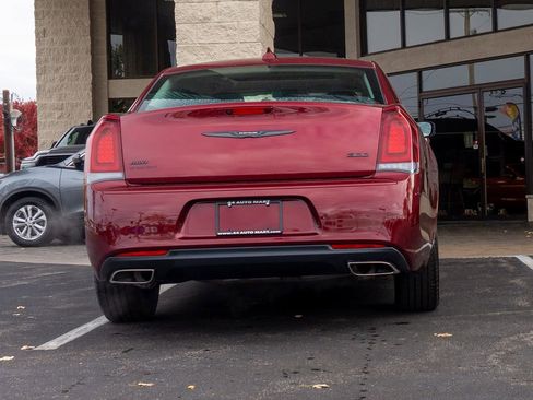 Used 2023 Chrysler 300 Touring L w/ Popular Equipment Group image 7