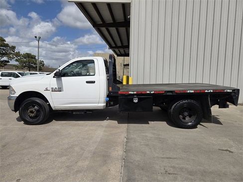 Used 2018 RAM 3500 Tradesman w/ Power & Remote Entry Group image 8
