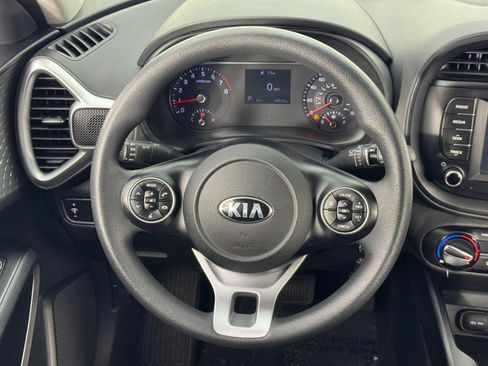 Used 2020 Kia Soul LX image 18