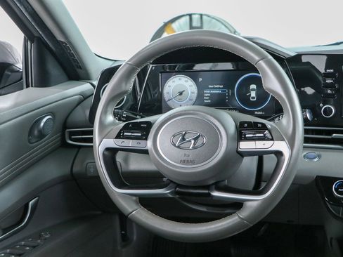 Used 2021 Hyundai Elantra SEL w/ Convenience Package FWD image 12