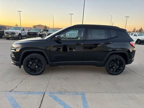 New 2026 Jeep Compass Latitude image 5