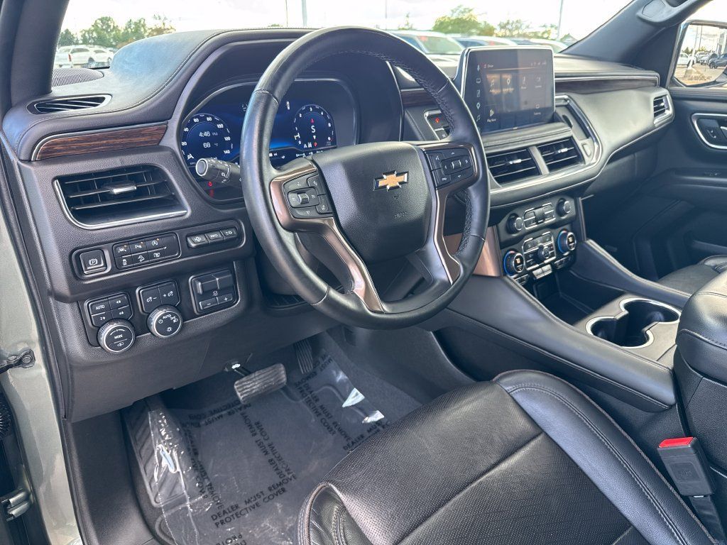 Used 2024 Chevrolet Tahoe High Country AWD/4WD image 13