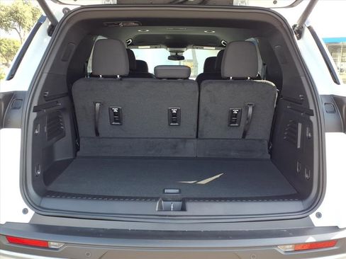 New 2026 Chevrolet Traverse LT image 7
