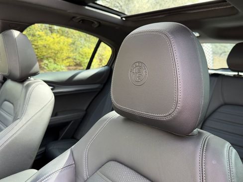 Used 2023 Alfa Romeo Stelvio Veloce image 26