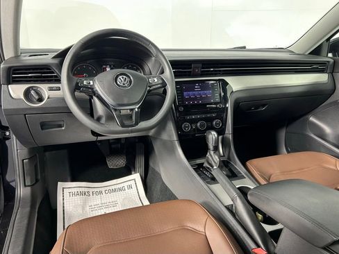 Used 2022 Volkswagen Passat 2.0T SE FWD image 15