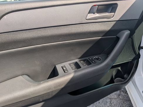 Used 2018 Hyundai Sonata SEL w/ Cargo Package FWD image 9